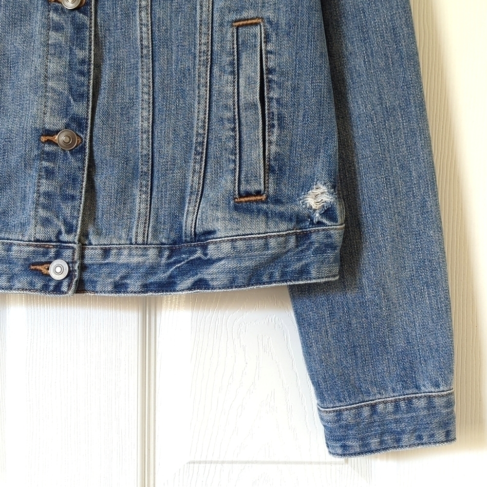 Black Rivet Classic Medium Wash Distressed Cropped Denim Jean Trucker Jacket M - Picture 11 of 14